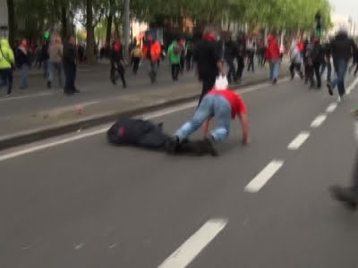 Politimand bliver slået knockout