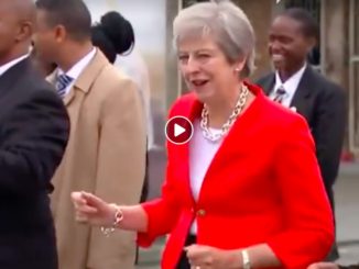 engelsk premierminister danser