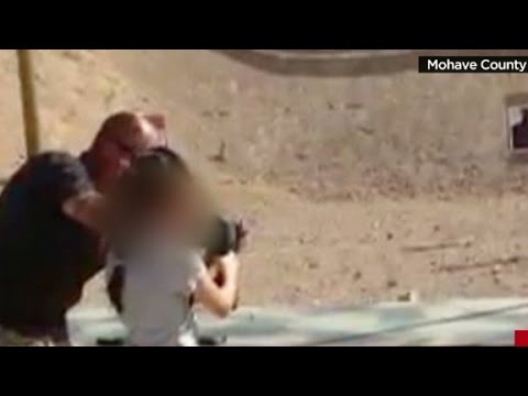 Skræmmende! Pige dræber ved et uheld pistolinstruktør