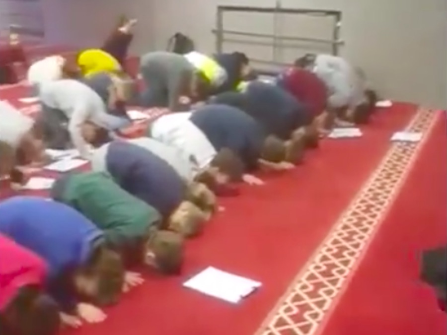 belgiske skolebørn tages til moskeer