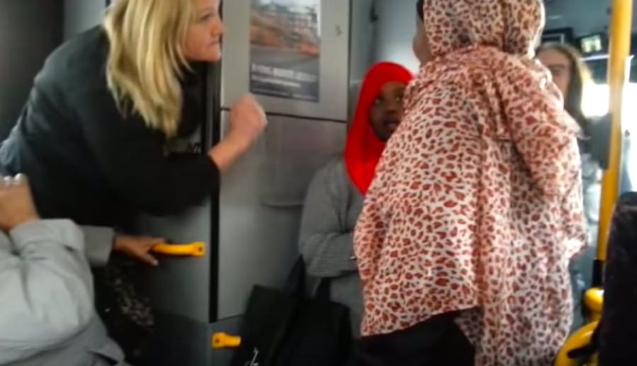 muslimske kvinder kan ikke overholde rejsereglerne